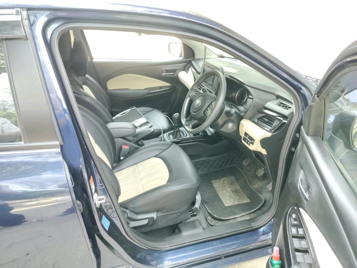 2025 Toyota Glanza S, Petrol, Manual, 4,950 km, interior