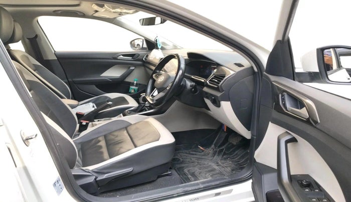 2022 Volkswagen TAIGUN TOPLINE 1.0 TSI AT, Petrol, Automatic, 43,884 km, interior