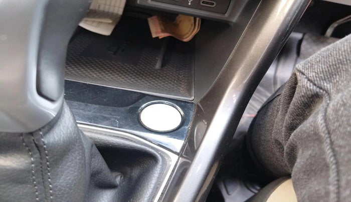 2022 Volkswagen TAIGUN TOPLINE 1.0 TSI AT, Petrol, Automatic, 43,884 km, interior