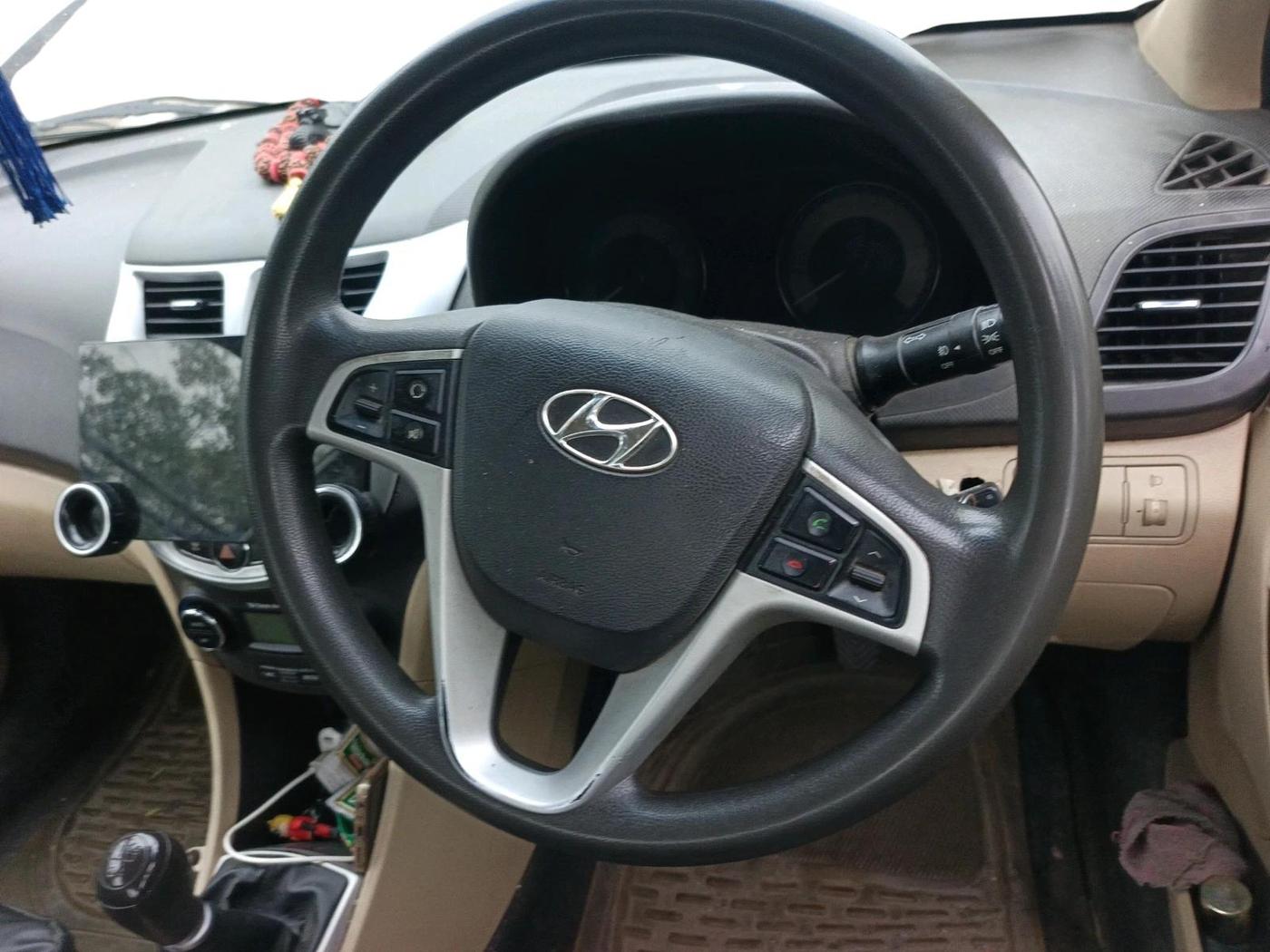 2012 Hyundai Verna FLUIDIC 1.6 VTVT SX, CNG, Manual, 68,253 km, interior