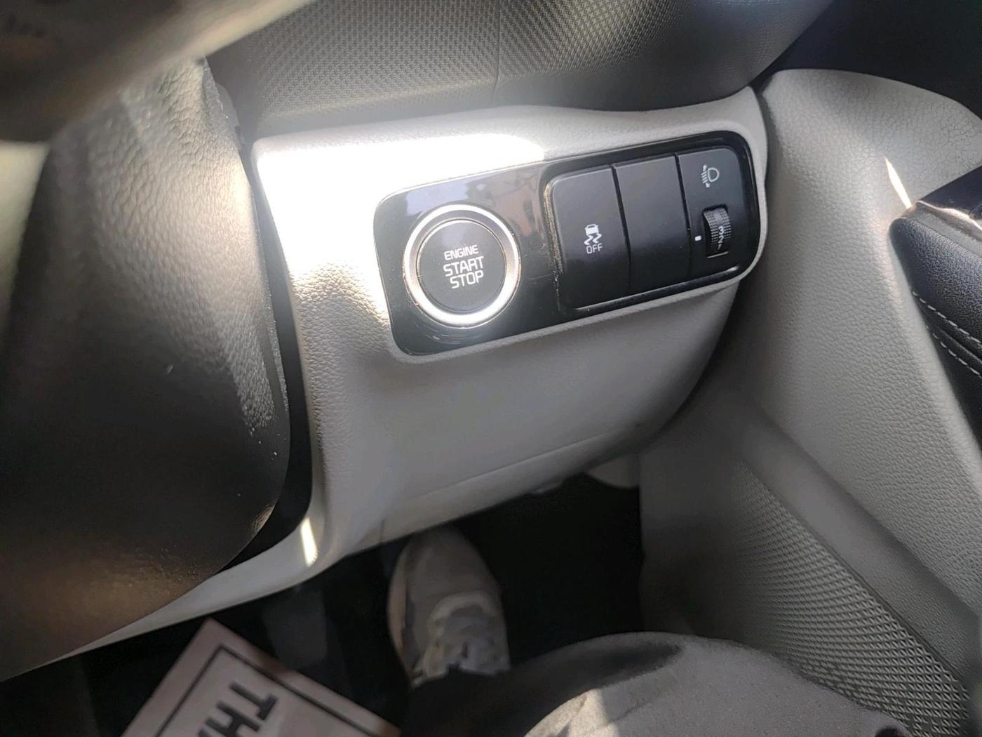 2021 KIA SONET HTX 1.0 IMT, Petrol, Manual, 53,325 km, interior
