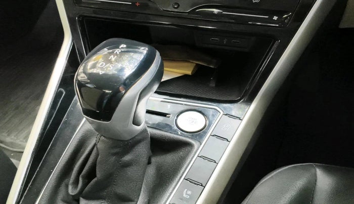 2023 Volkswagen VIRTUS TOPLINE TSI 1.0 AT, Petrol, Automatic, 59,251 km, interior