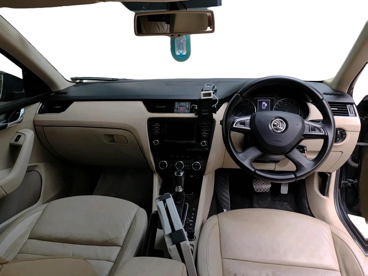 2014 Skoda Octavia ELEGANCE 1.8 TSI AT, Petrol, Automatic, 71,307 km, interior