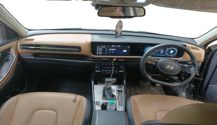 2024 Hyundai ALCAZAR Signature 6 STR 1.5 Turbo GDi Petrol DCT, Petrol, Automatic, 37,879 km, interior