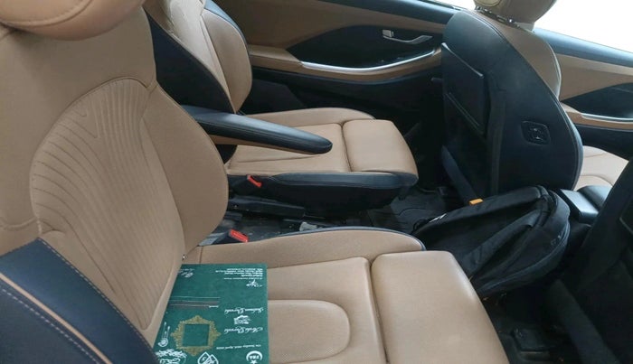 2024 Hyundai ALCAZAR Signature 6 STR 1.5 Turbo GDi Petrol DCT, Petrol, Automatic, 37,879 km, interior