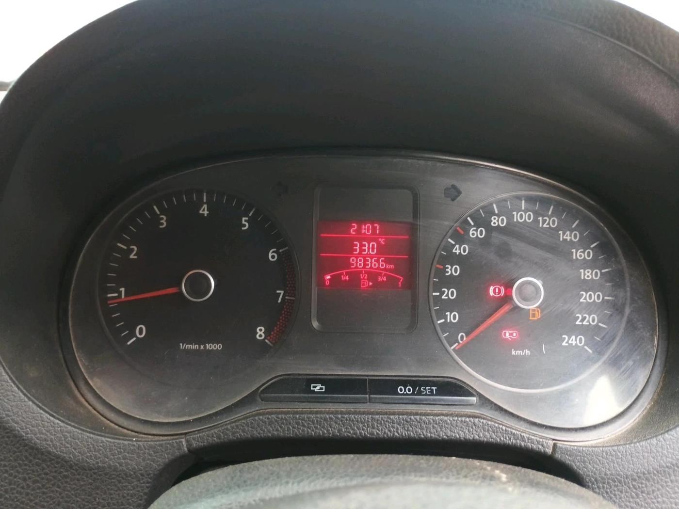 2011 Volkswagen Polo COMFORTLINE 1.2L PETROL, Petrol, Manual, 98,366 km, interior