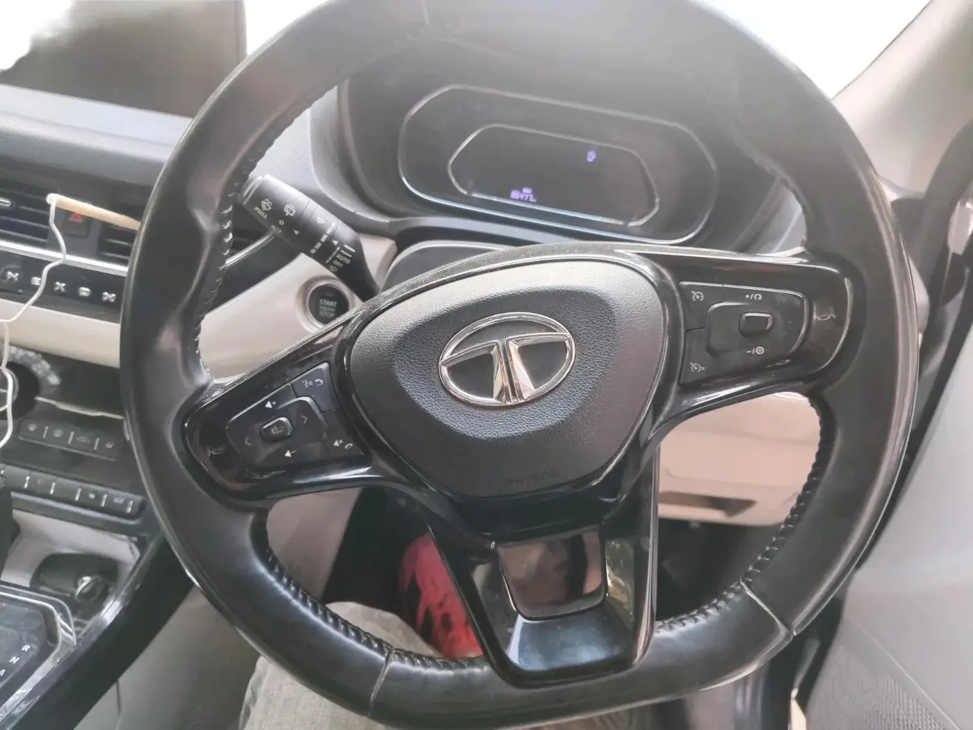 2022 Tata NEXON XZA PLUS DIESEL (L), Diesel, Automatic, 86,477 km, interior