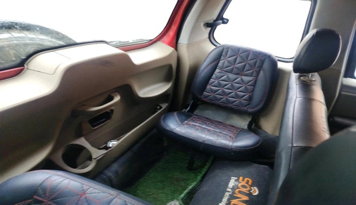 2017 Mahindra TUV300 T8 DUAL TONE, Diesel, Manual, 1,32,408 km, interior