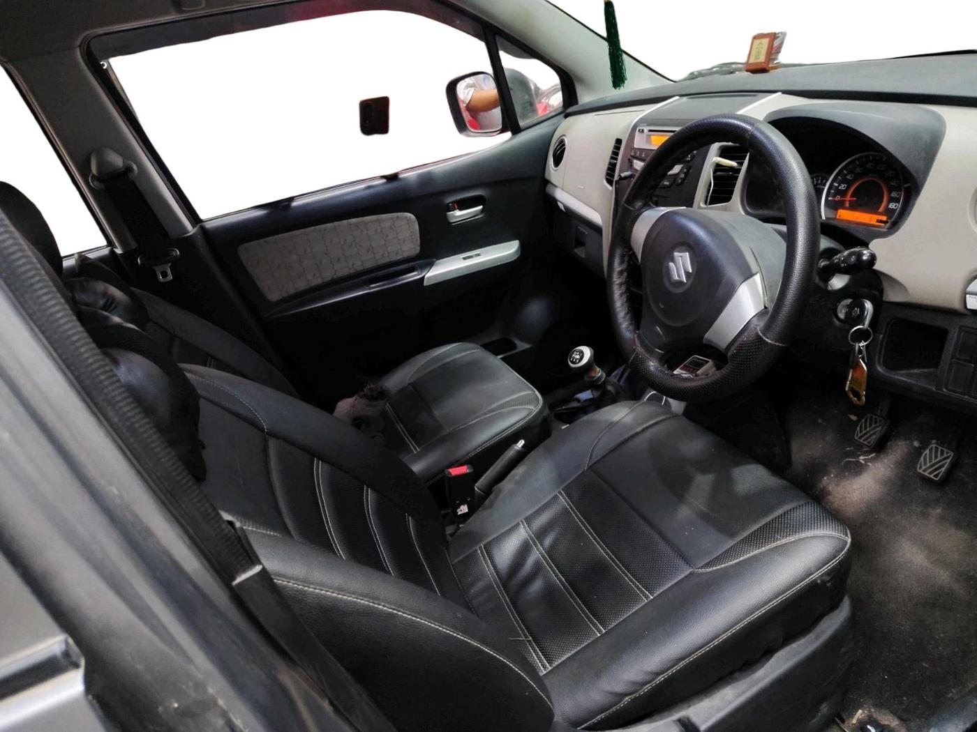 2016 Maruti Wagon R 1.0 VXI, Petrol, Manual, 9,153 km, interior