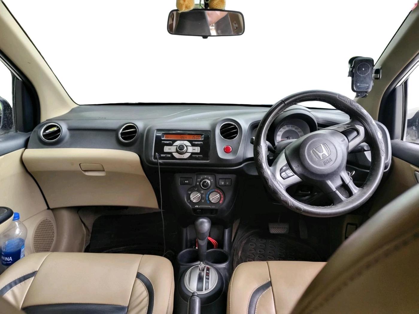 2014 Honda Brio VX AT, Petrol, Automatic, 71,045 km, interior