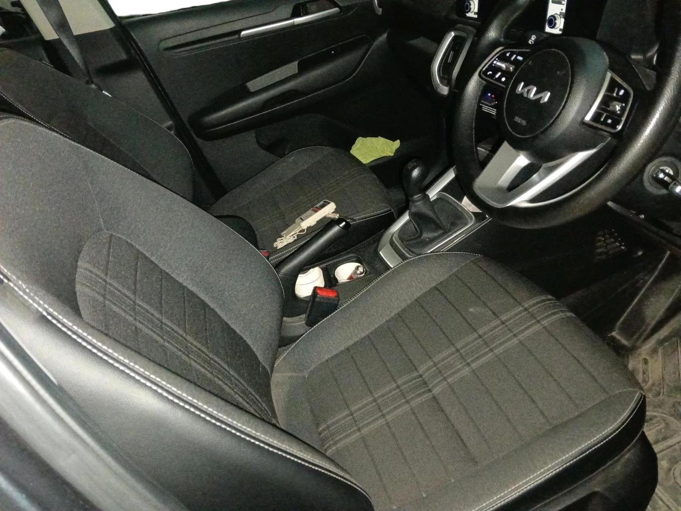 2024 KIA SONET HTK (O) 1.2 Petrol MT, Petrol, Manual, 13,595 km, interior