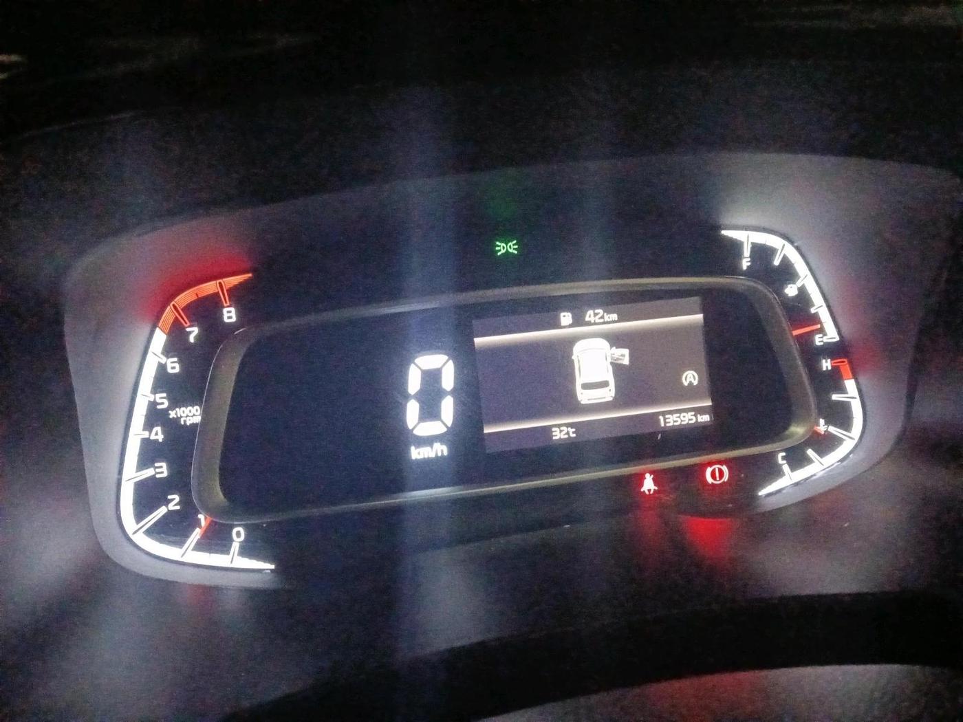 2024 KIA SONET HTK (O) 1.2 Petrol MT, Petrol, Manual, 13,595 km, interior