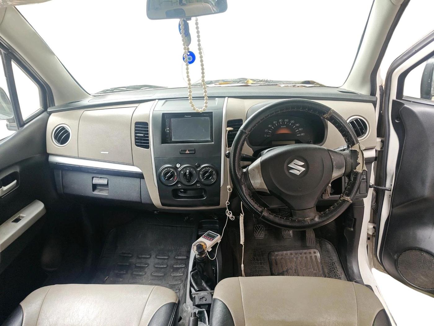 2016 Maruti Wagon R 1.0 LXI CNG, CNG, Manual, 1,06,801 km, interior