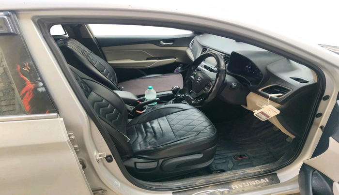 2017 Hyundai Verna 1.6 VTVT SX O, Petrol, Manual, 63,190 km, interior