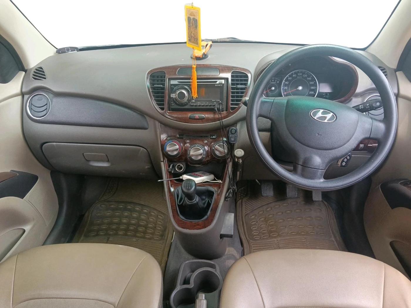 2013 Hyundai i10 MAGNA 1.2, Petrol, Manual, 87,931 km, interior