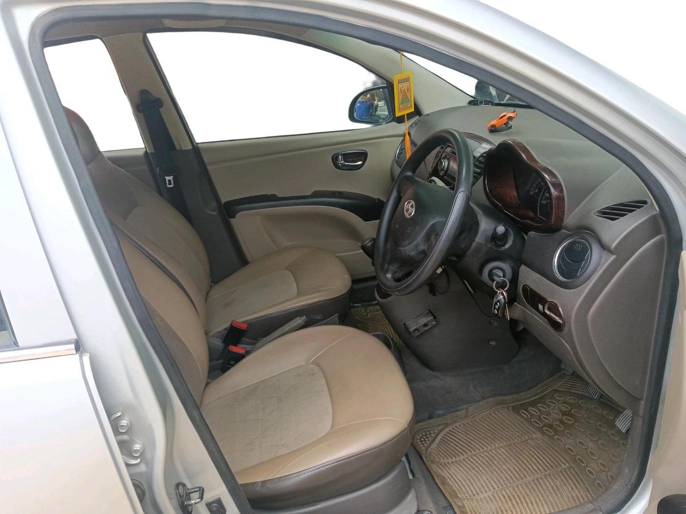 2013 Hyundai i10 MAGNA 1.2, Petrol, Manual, 87,931 km, interior