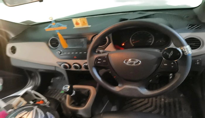 2017 Hyundai Grand i10 SPORTZ 1.2 KAPPA VTVT, Petrol, Manual, 30,820 km, interior