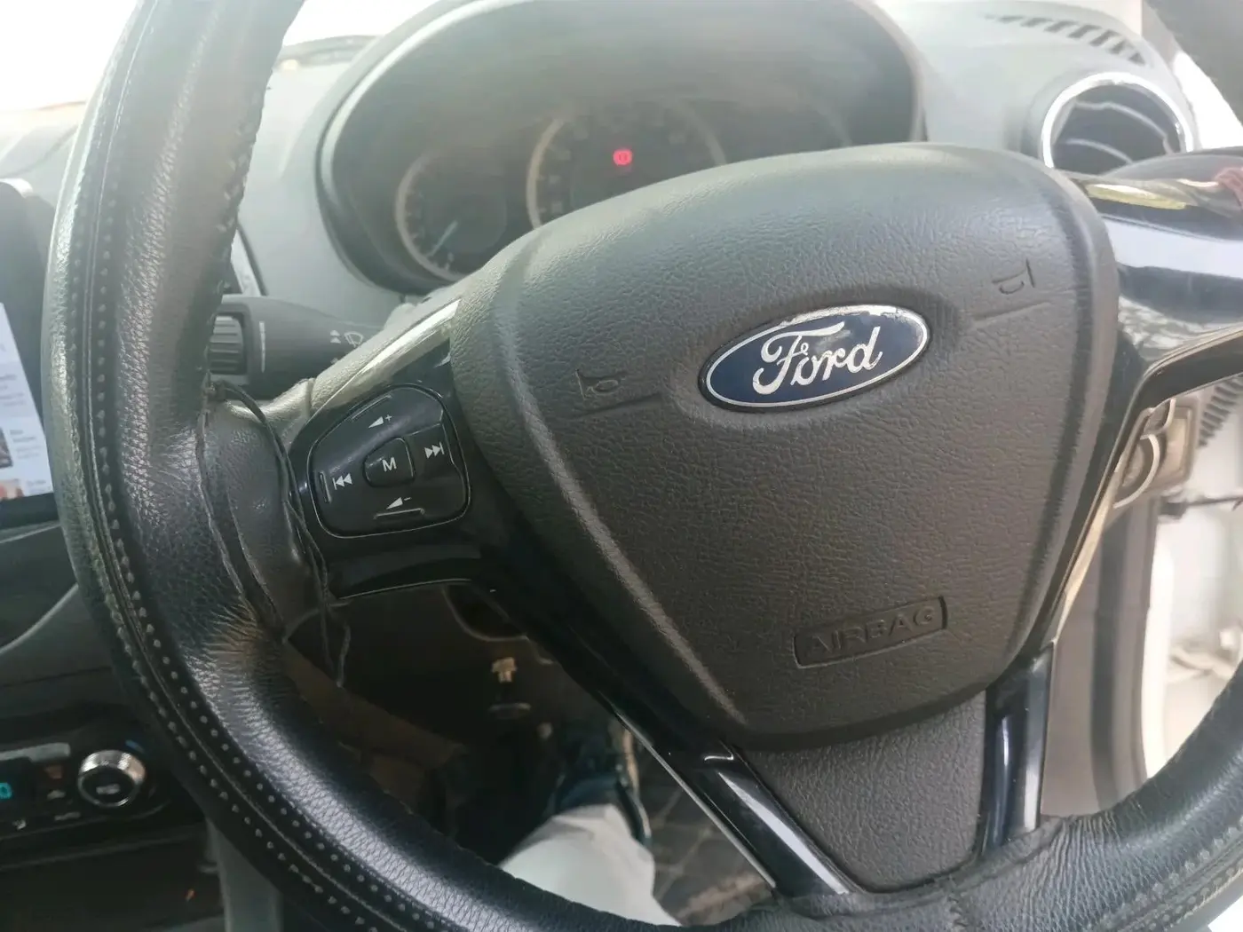 2018 Ford Figo Aspire TITANIUM 1.2 PETROL, CNG, Manual, 1,36,007 km, interior