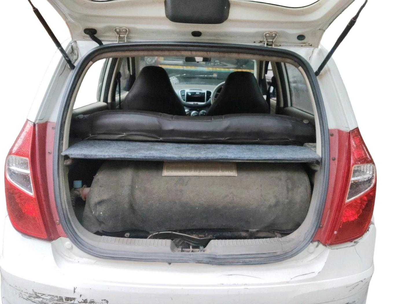 2011 Hyundai i10 MAGNA 1.2, CNG, Manual, 97,160 km, exterior
