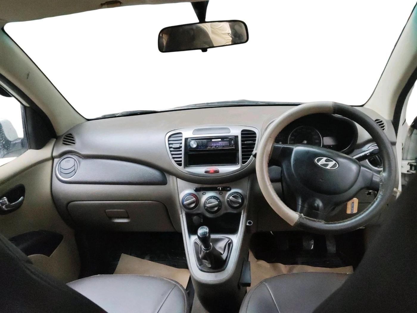 2011 Hyundai i10 MAGNA 1.2, CNG, Manual, 97,160 km, interior
