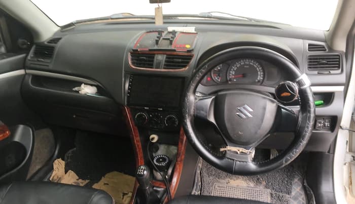 2015 Maruti Swift LXI, CNG, Manual, 1,26,296 km, interior