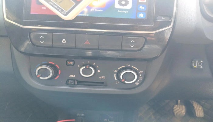 2019 Renault Kwid RXT 1.0 AMT (O), CNG, Automatic, 53,710 km, interior