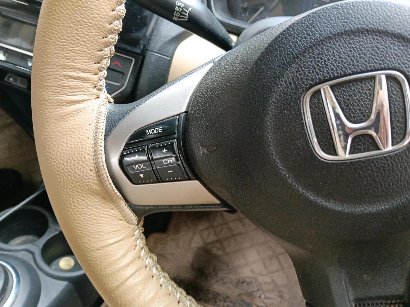 2016 Honda Amaze 1.2L I-VTEC S, CNG, Manual, 1,18,581 km, interior