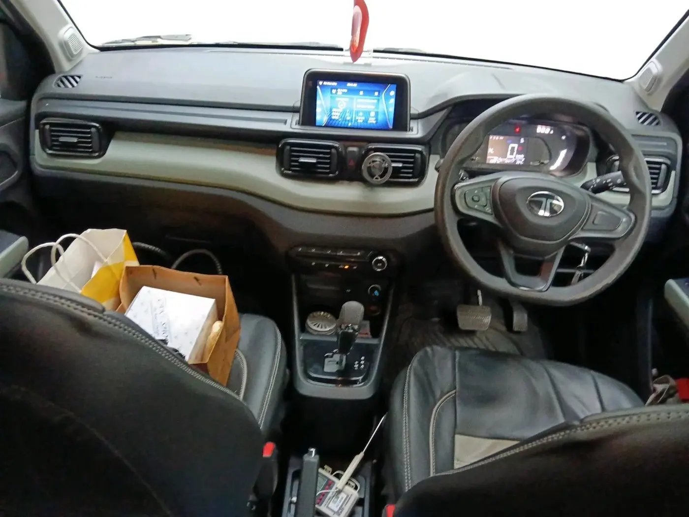 2024 Tata PUNCH ADVENTURE AMT, Petrol, Automatic, 13,897 km, interior