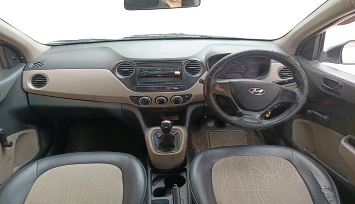 2016 Hyundai Xcent BASE 1.2, CNG, Manual, 4,16,439 km, interior