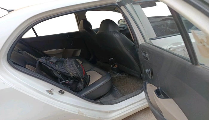 2016 Hyundai Xcent BASE 1.2, CNG, Manual, 4,16,439 km, interior