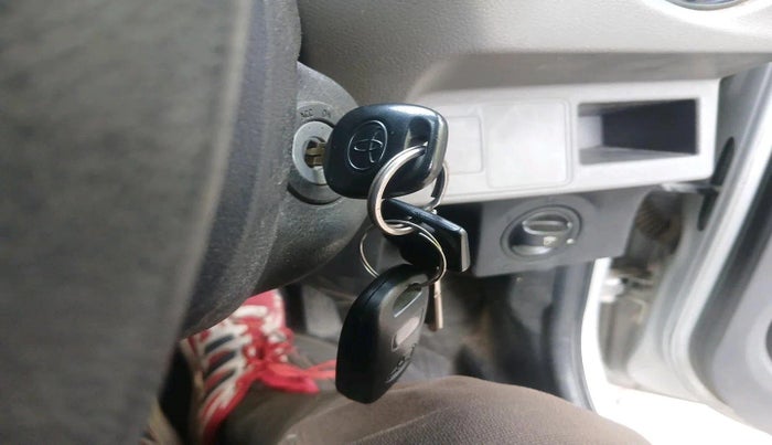 2011 Toyota Etios Liva G, Petrol, Manual, 28,794 km, interior