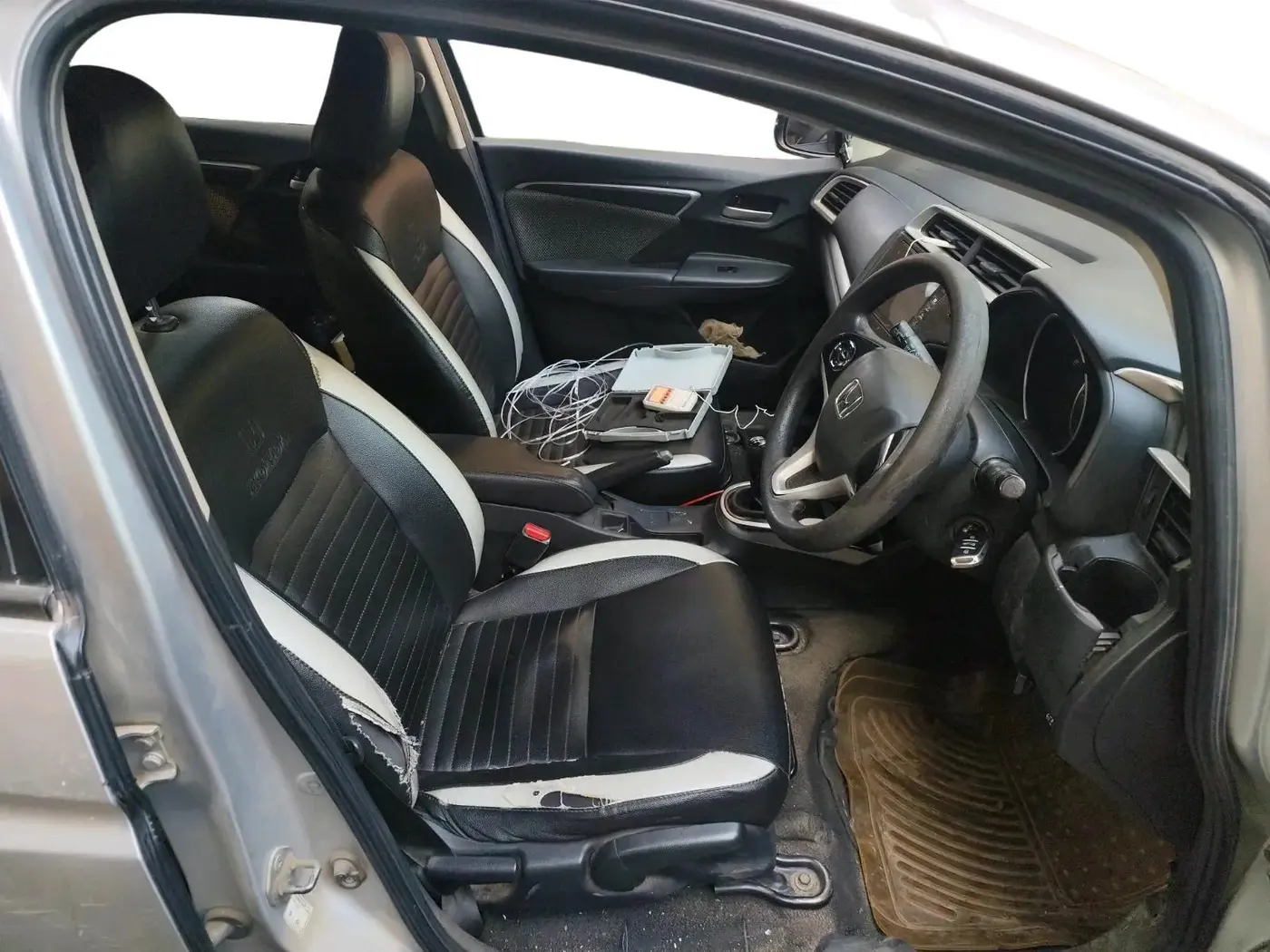 2017 Honda WR-V 1.2L I-VTEC VX MT, CNG, Manual, 1,13,650 km, interior