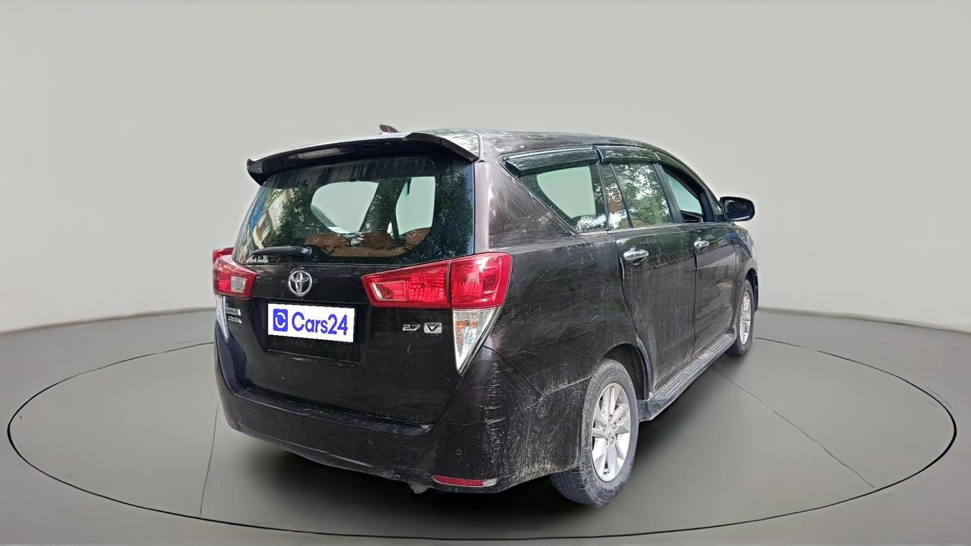 2020 Toyota Innova Crysta 2.7 VX 7 STR, Petrol, Manual, 1,16,755 km, exterior