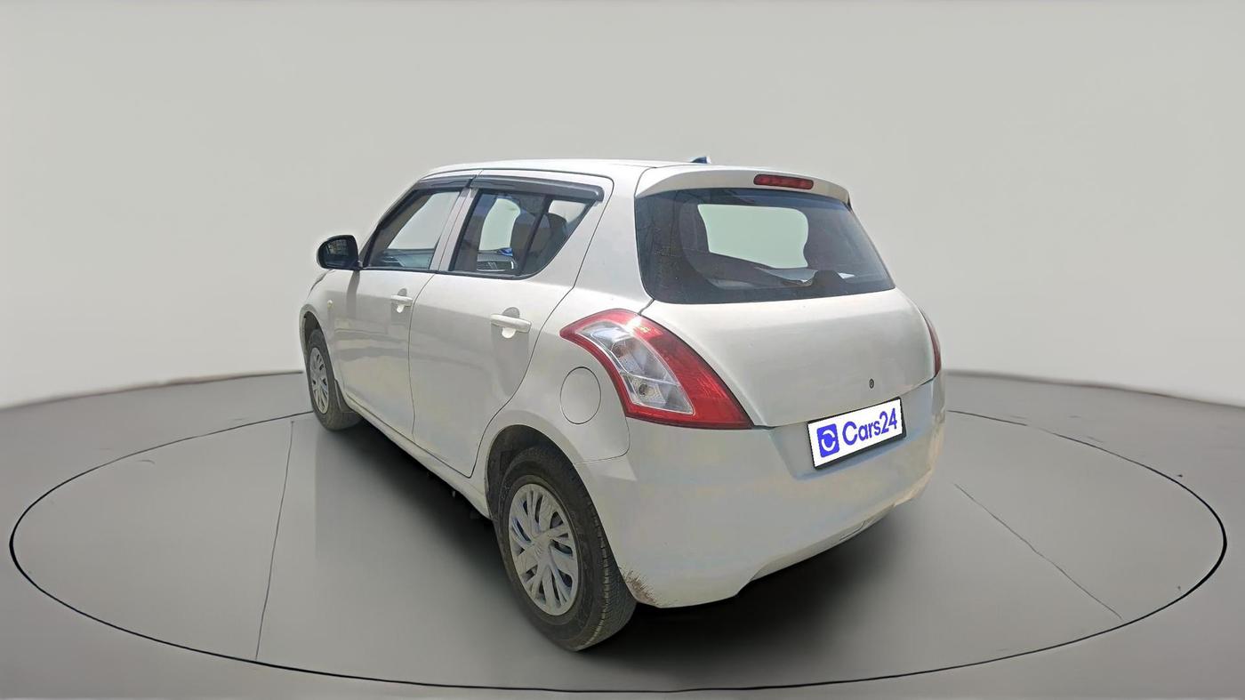2015 Maruti Swift LXI (O), CNG, Manual, 2,34,623 km, exterior