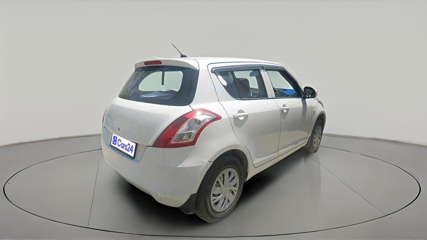 2015 Maruti Swift LXI (O), CNG, Manual, 2,34,623 km, exterior