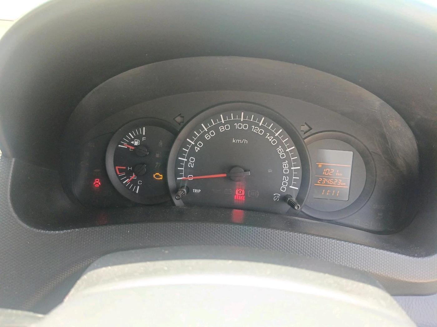 2015 Maruti Swift LXI (O), CNG, Manual, 2,34,623 km, interior