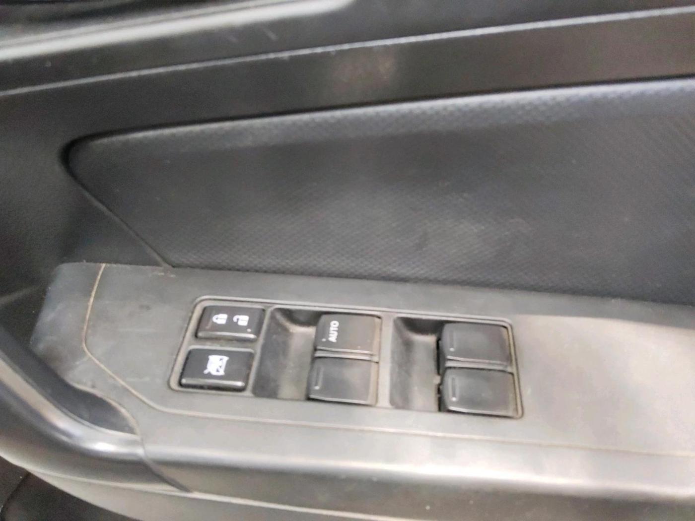 2020 Maruti Vitara Brezza LXI, CNG, Manual, 72,134 km, interior