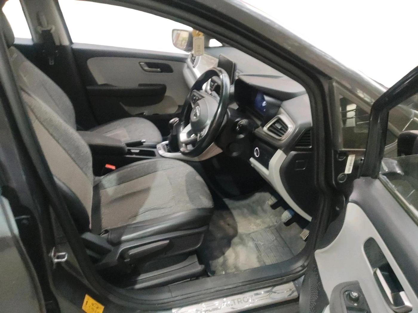 2021 Tata ALTROZ XZ PETROL, Petrol, Manual, 37,662 km, interior