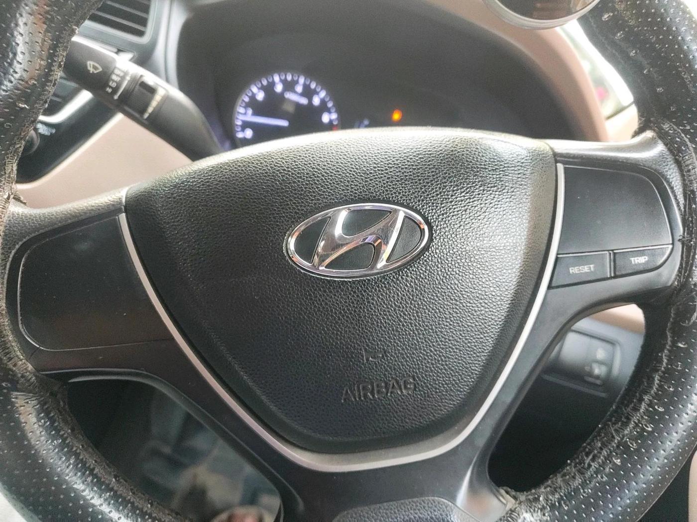 2017 Hyundai Elite i20 MAGNA EXECUTIVE 1.2, Petrol, Manual, 1,23,621 km, interior