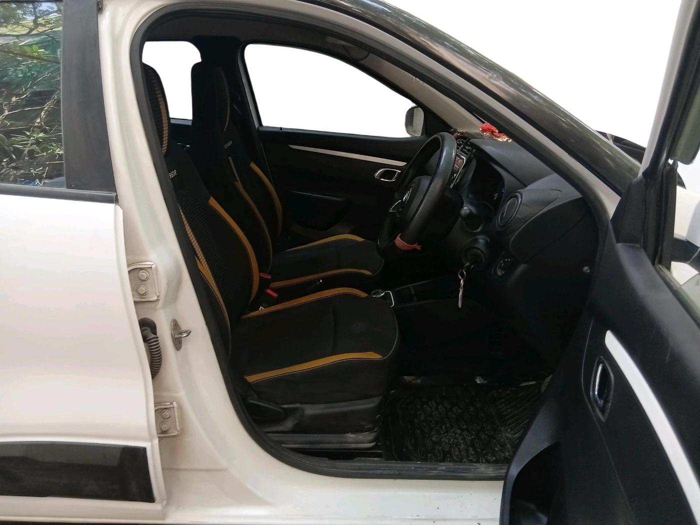 2022 Renault Kwid CLIMBER 1.0 AMT Dual Tone , Petrol, Automatic, 43,592 km, interior