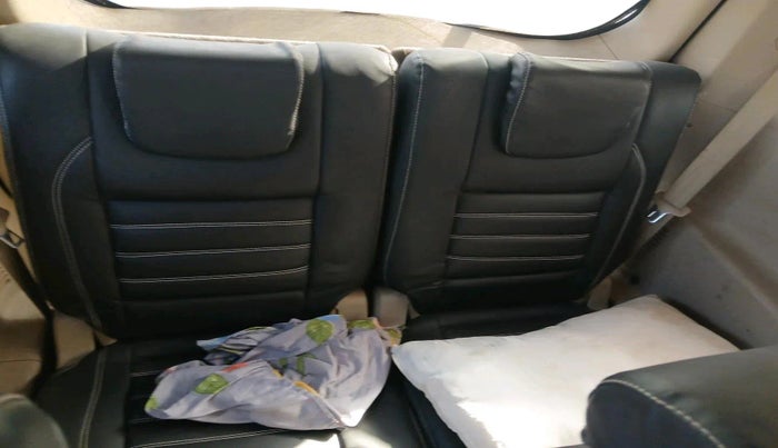 2017 Mahindra XUV500 W4 1.99, Diesel, Manual, 61,756 km, interior