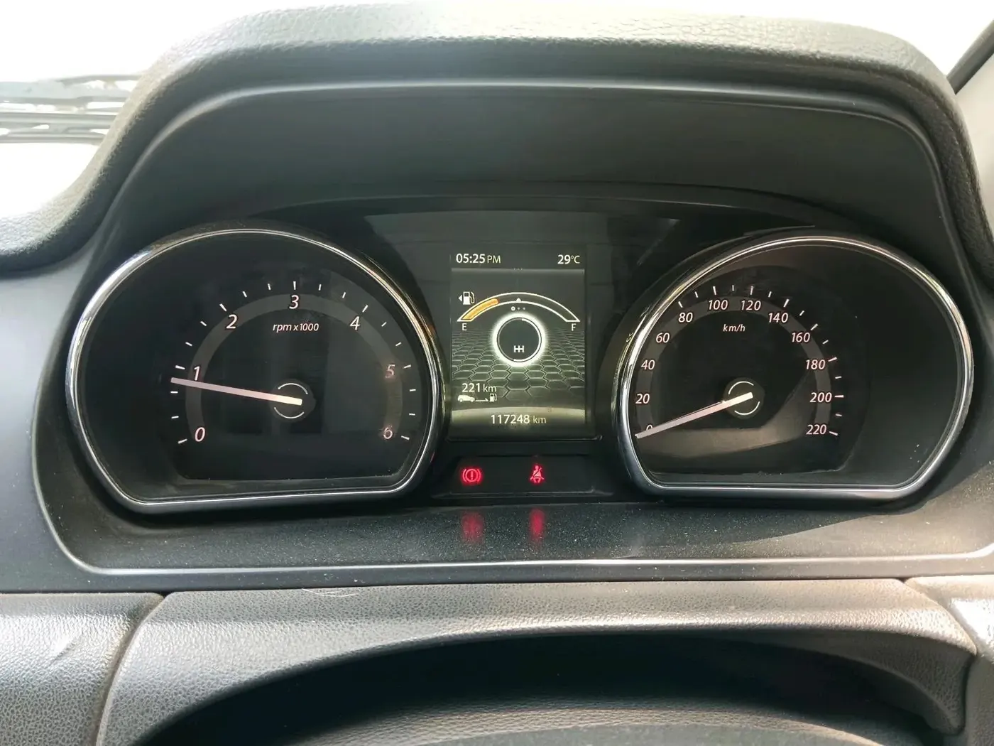 2018 Tata Hexa XE 4X2 7 STR, Diesel, Manual, 1,17,248 km, interior