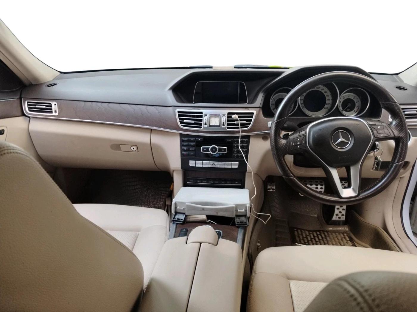 2013 Mercedes Benz E Class E 200 CGI AVANTGARDE, Petrol, Automatic, 54,052 km, interior