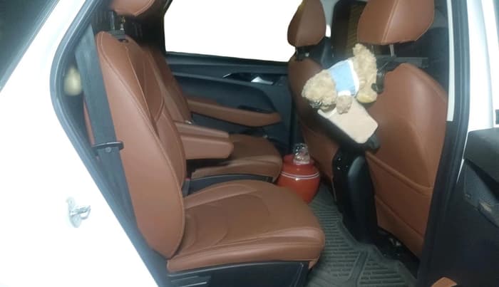 2021 MG HECTOR PLUS SHARP 1.5 PETROL TURBO CVT 6-STR, Petrol, Automatic, 24,574 km, interior