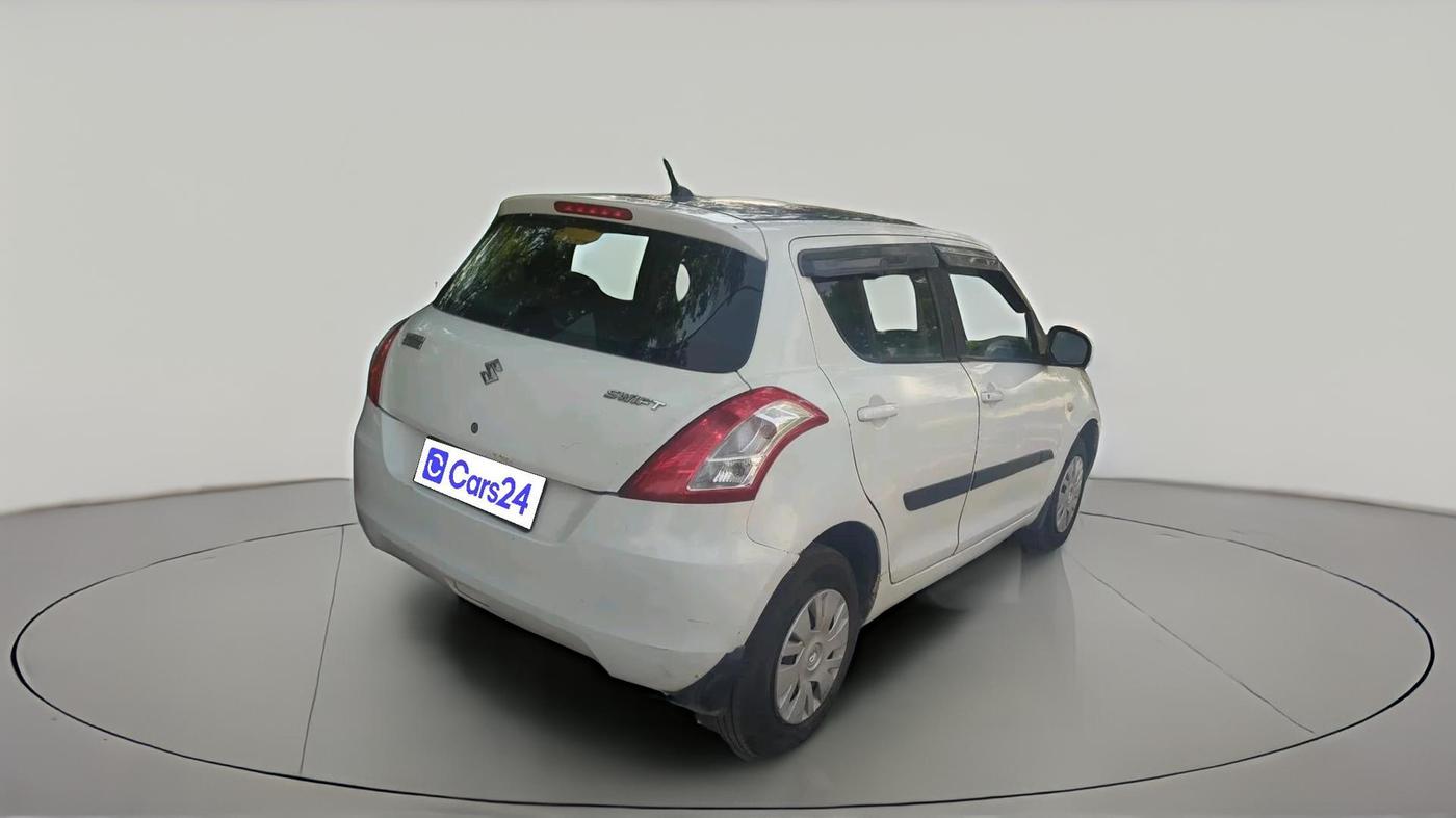 2017 Maruti Swift LXI (O), CNG, Manual, 89,987 km, exterior