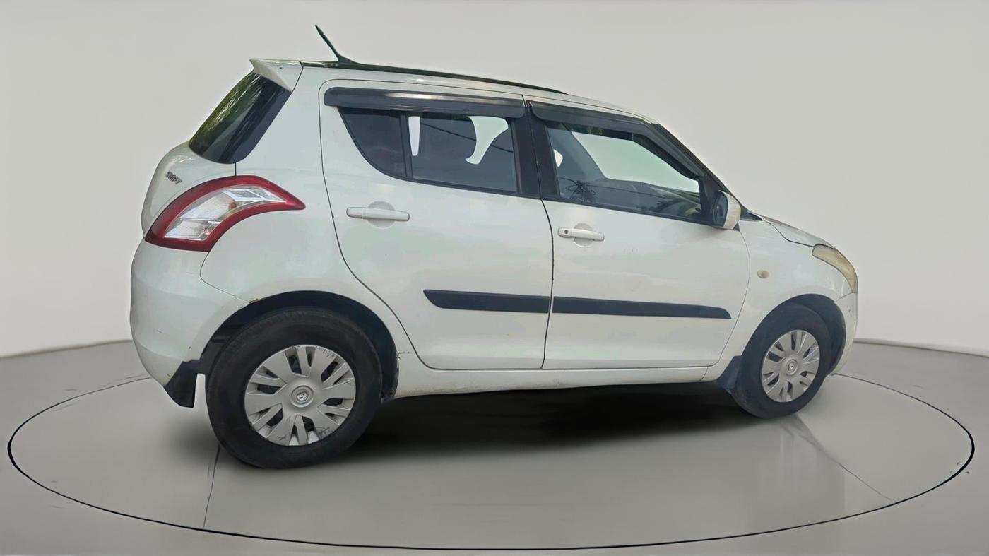 2017 Maruti Swift LXI (O), CNG, Manual, 89,987 km, exterior