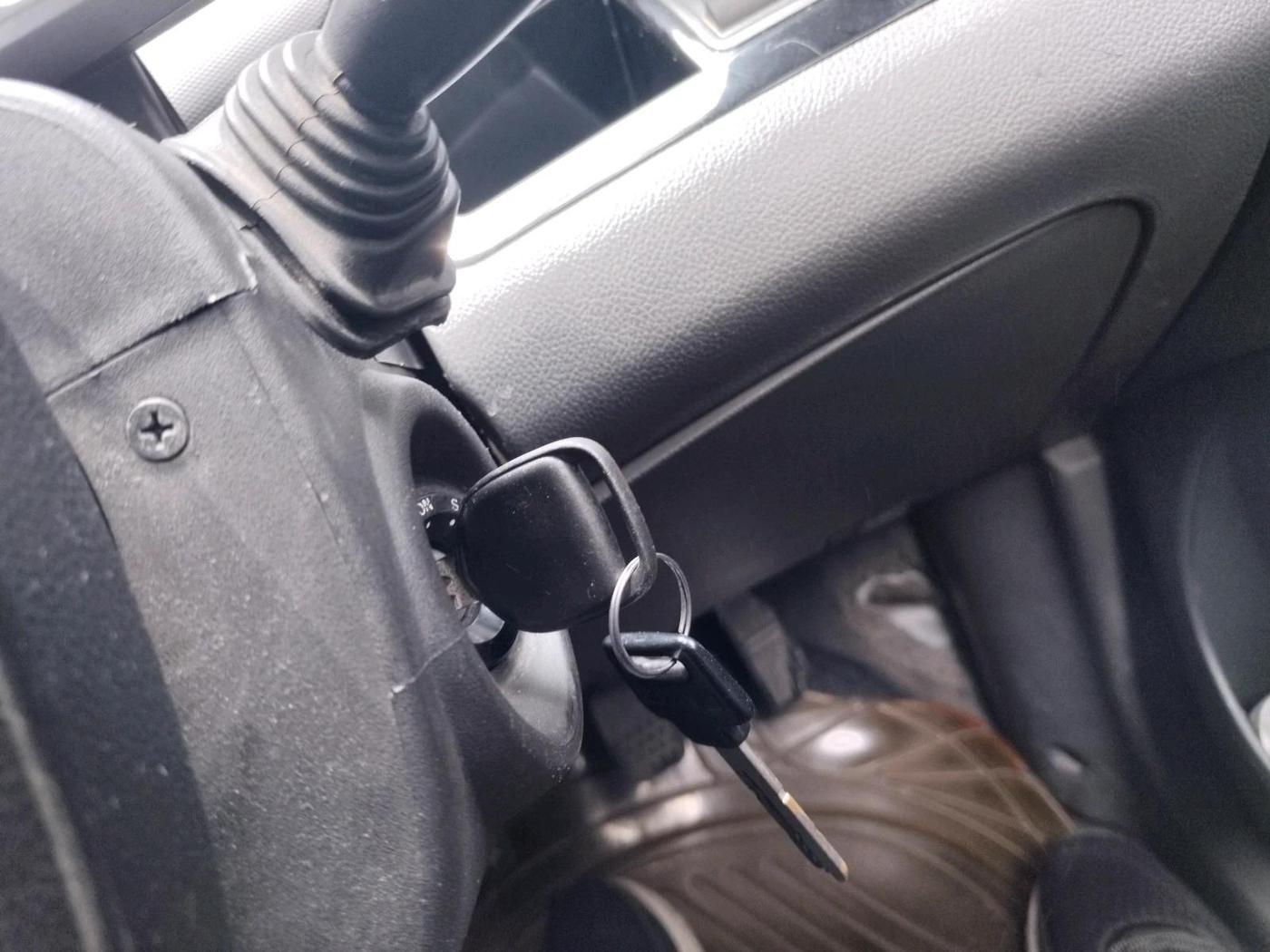 2012 Chevrolet Beat PS PETROL, Petrol, Manual, 1,69,173 km, interior