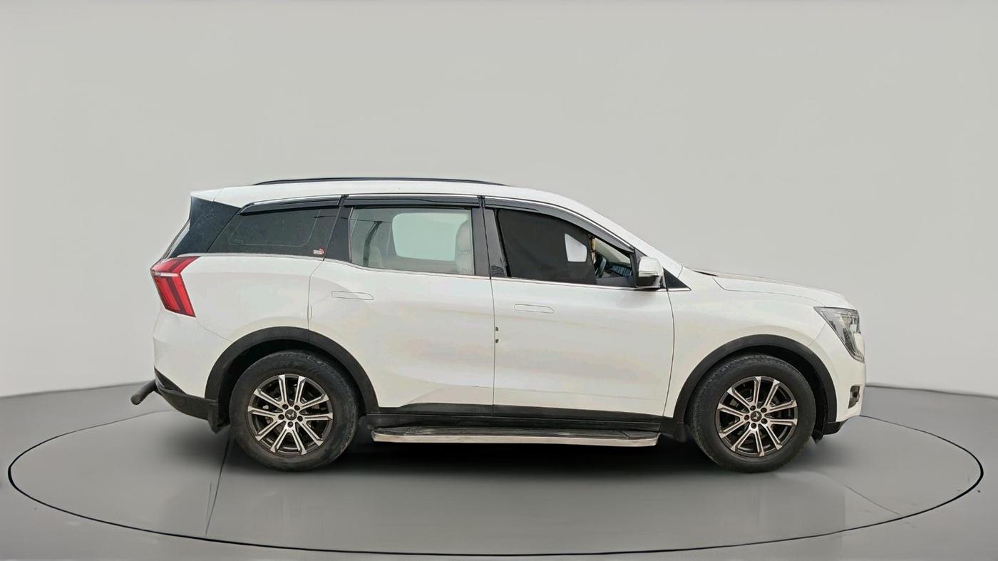 2021 Mahindra XUV700 AX 7 P AT 7 STR, Petrol, Automatic, 77,120 km, exterior