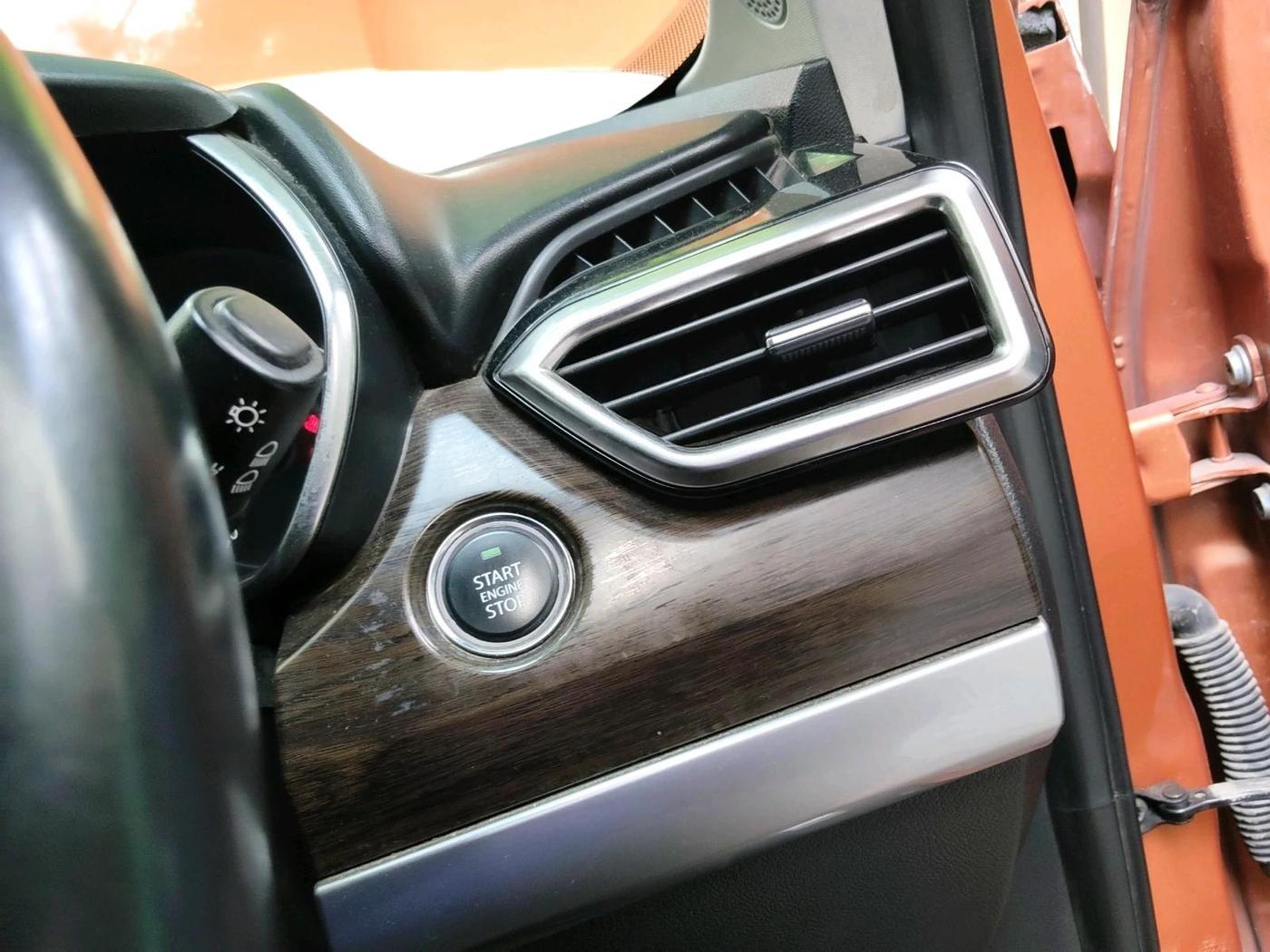 2019 Tata Harrier XZ 2.0L, Diesel, Manual, 1,18,013 km, interior