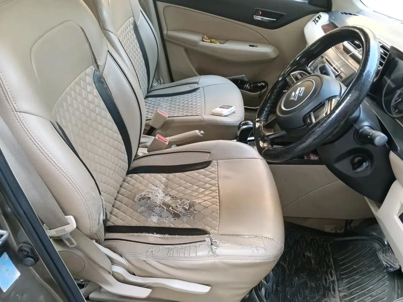 2019 Maruti Dzire VXI AMT, CNG, Automatic, 90,104 km, interior